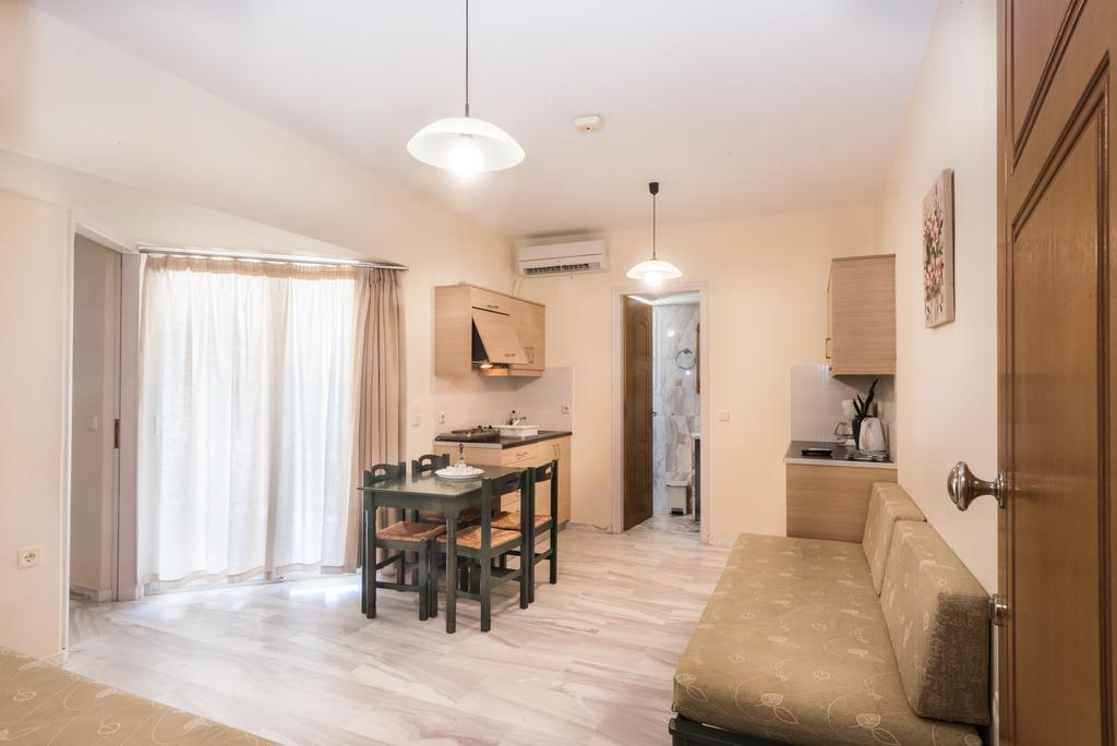 Mythos Beach Hotel Apartments Малеме Екстер'єр фото